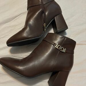 Liz Claiborne boots
